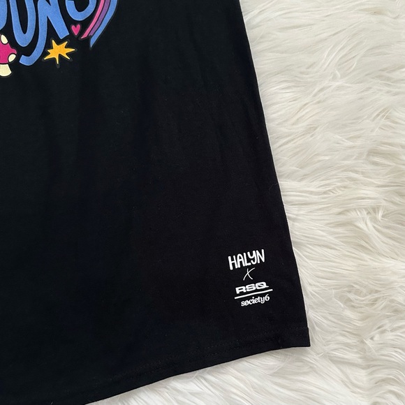 RSQ x Halyn NWT M Respect All Pronouns Black Graphic Floral Rainbow Tee LGBTQ - Picture 4 of 11